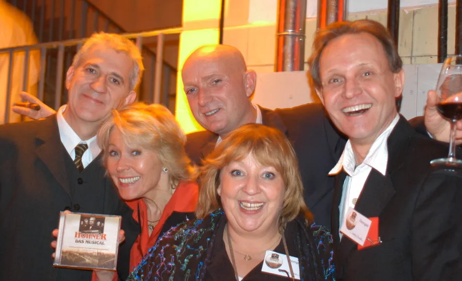 S.9_Von-Hohner-bis-zu-Alten-Tanten S.9_Von-Hohner-bis-zu-Alten-Tanten