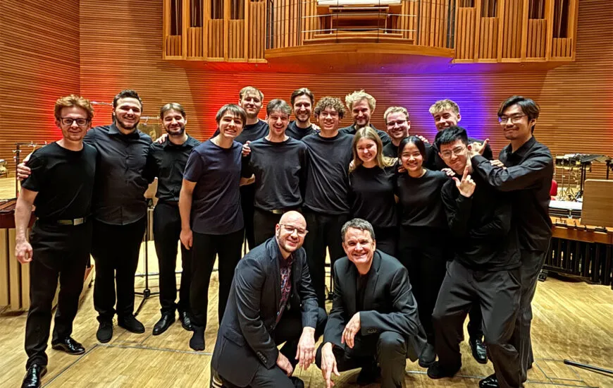 Foto der Schlagzeugklassen von Prof. Wojciech Herzyk (Musikakademie Karol Szymanowksi Katowice) und Prof. Jochen Schorer (HfM Trossingen)