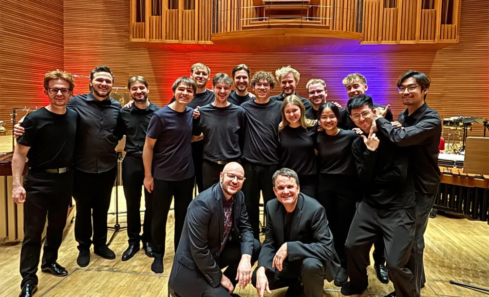 Foto der Schlagzeugklassen von Prof. Wojciech Herzyk (Musikakademie Karol Szymanowksi Katowice) und Prof. Jochen Schorer (HfM Trossingen)