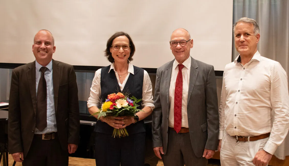 Die neu gewählte künftige Rektorin Prof. Dr. Hendrikje Mautner-Obst mit Kanzler Dr. Christian Strasser-Gackenheimer, Hochschulratsvorsitzendem Lothar Wölfle und dem stv. Rektor Prof. Dr. Philipp Ahner.